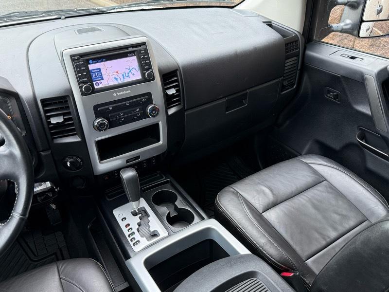 Nissan Titan PRO-4X Crew Cab 4WD 2013