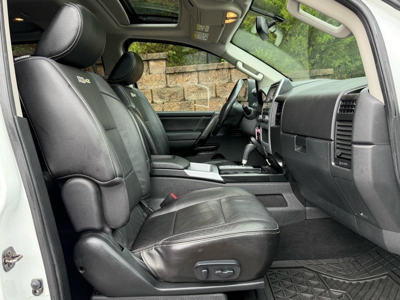 Nissan Titan PRO-4X Crew Cab 4WD 2013