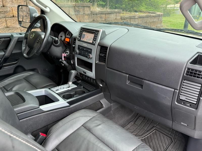 Nissan Titan PRO-4X Crew Cab 4WD 2013
