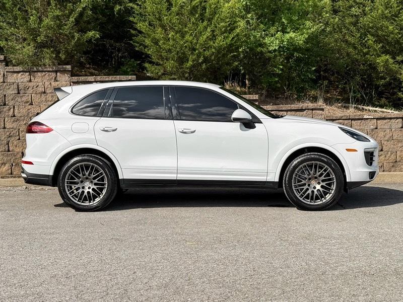 Porsche Cayenne Platinum Edition AWD 2017