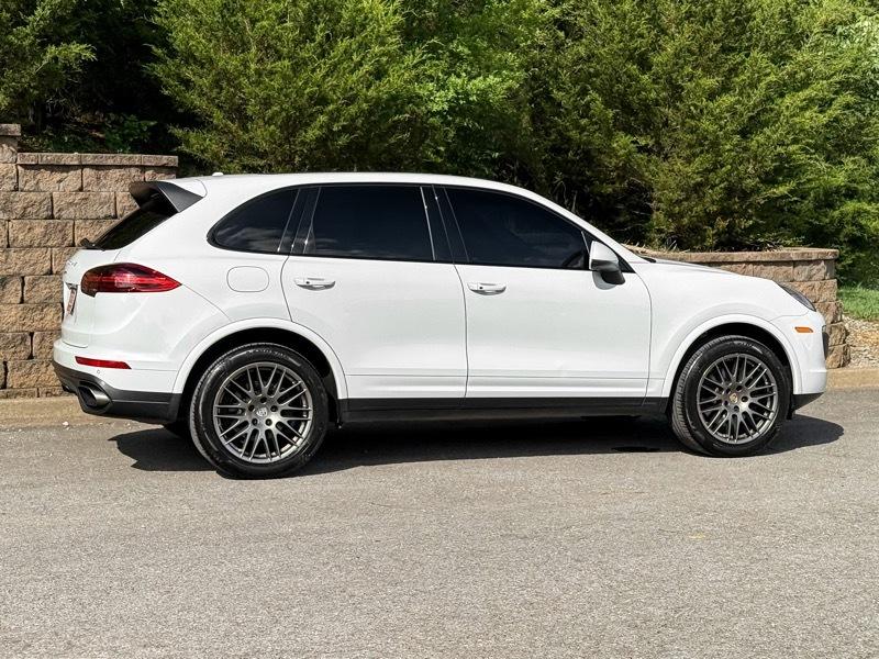 Porsche Cayenne Platinum Edition AWD 2017