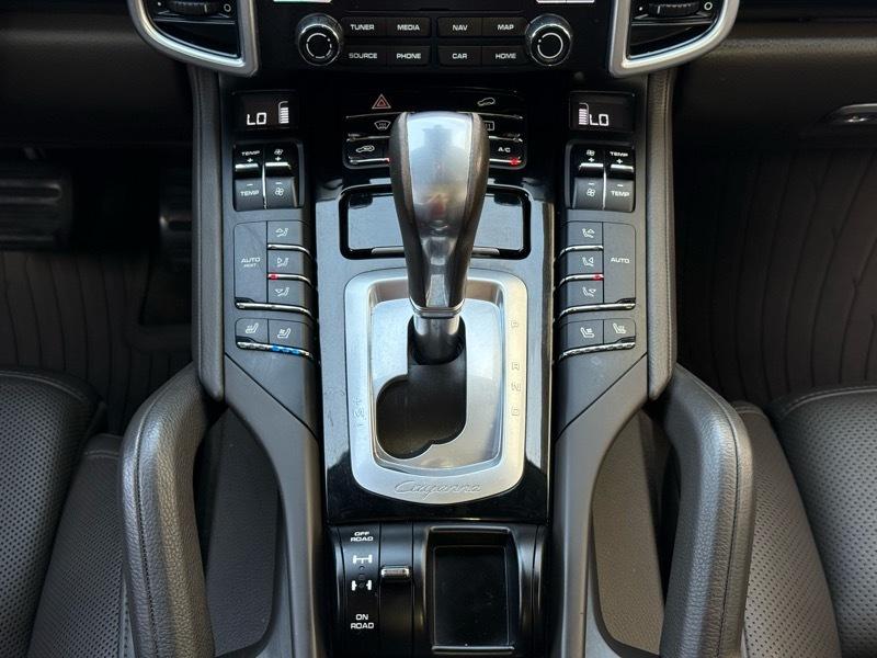 Porsche Cayenne Platinum Edition AWD 2017