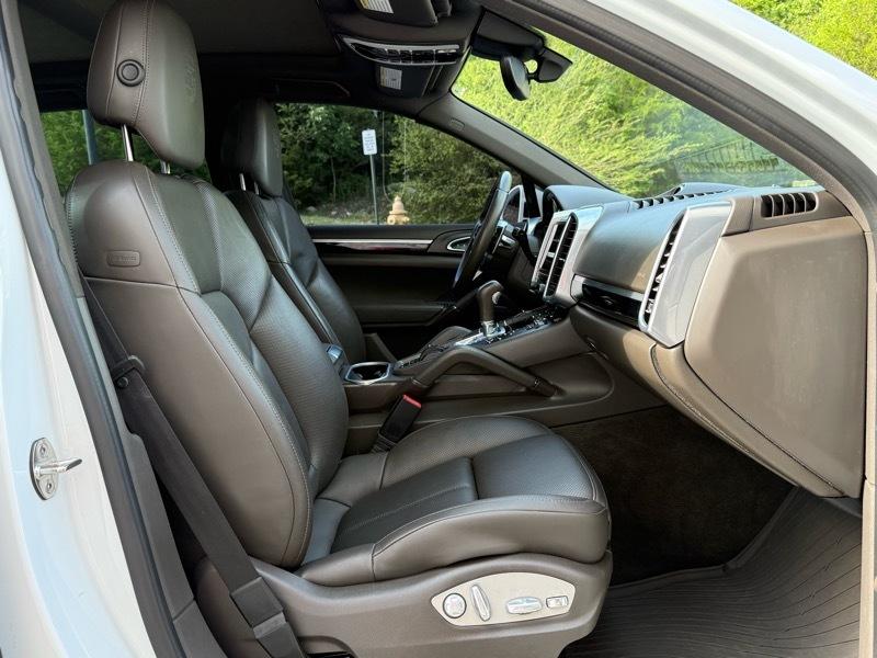 Porsche Cayenne Platinum Edition AWD 2017
