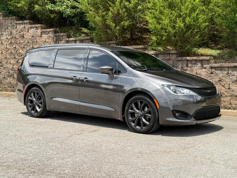 Chrysler Pacifica Touring Plus 2018