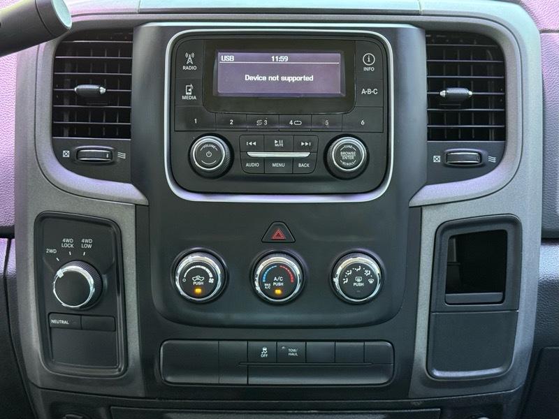 RAM 1500 Express 4x4 Quad Cab 6'4" Box 2014