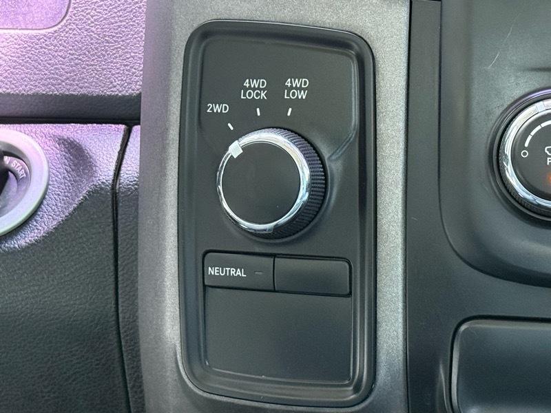 RAM 1500 Express 4x4 Quad Cab 6'4" Box 2014