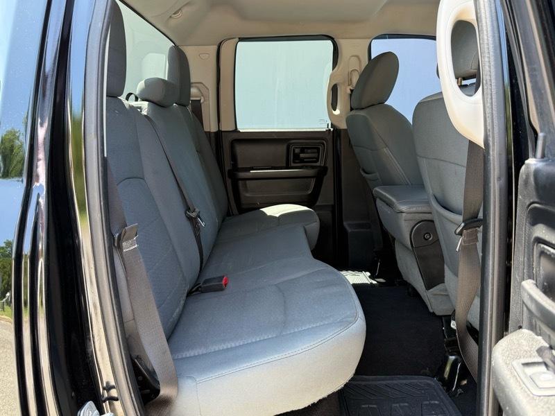 RAM 1500 Express 4x4 Quad Cab 6'4" Box 2014