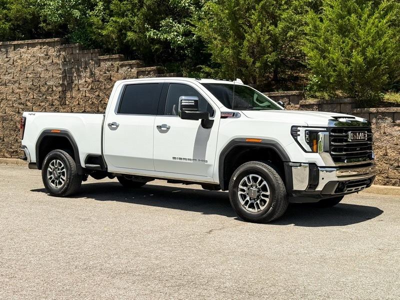 GMC Sierra 2500HD SLT Crew Cab 4WD 2025