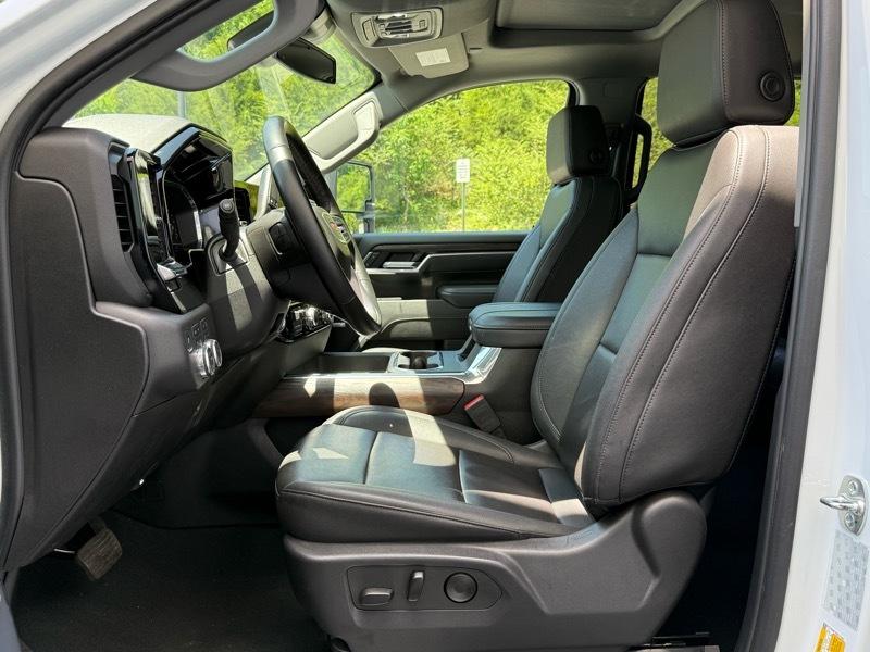 GMC Sierra 2500HD SLT Crew Cab 4WD 2025