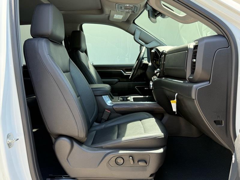 GMC Sierra 2500HD SLT Crew Cab 4WD 2025