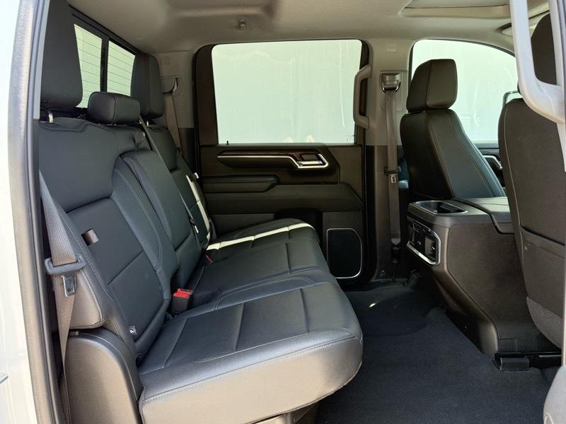 GMC Sierra 2500HD SLT Crew Cab 4WD 2025