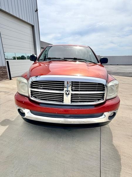 Dodge Ram 1500 SXT Quad Cab Long Bed 4WD 2008