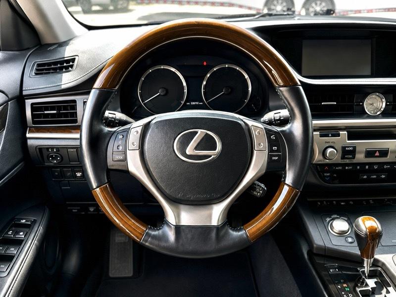 Lexus ES 350 Sedan 2014