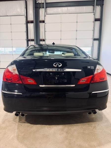 Infiniti M 35 2010
