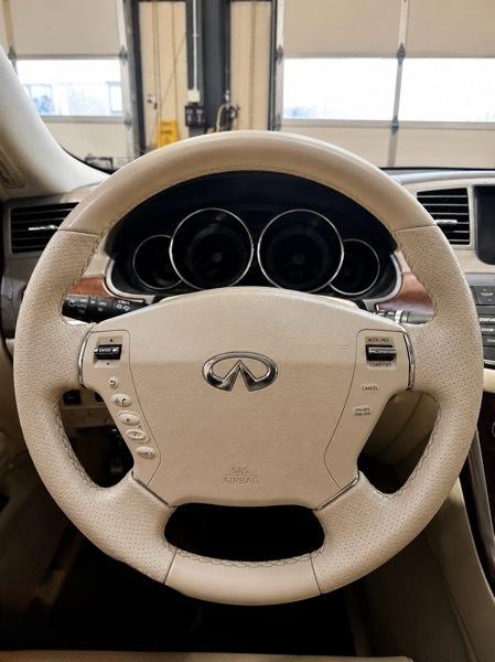 Infiniti M 35 2010
