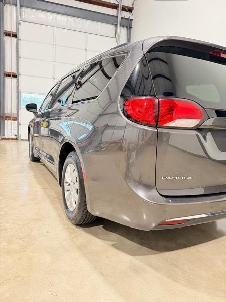 Chrysler Pacifica Touring-L 2017