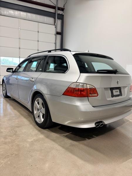 BMW 5-Series Sport Wagon 530xiT 2006