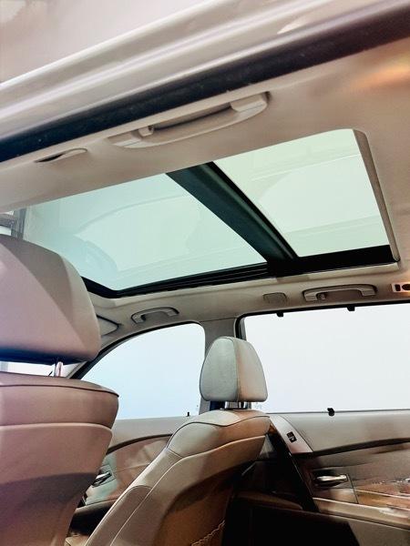 BMW 5-Series Sport Wagon 530xiT 2006