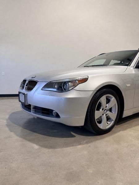 BMW 5-Series Sport Wagon 530xiT 2006