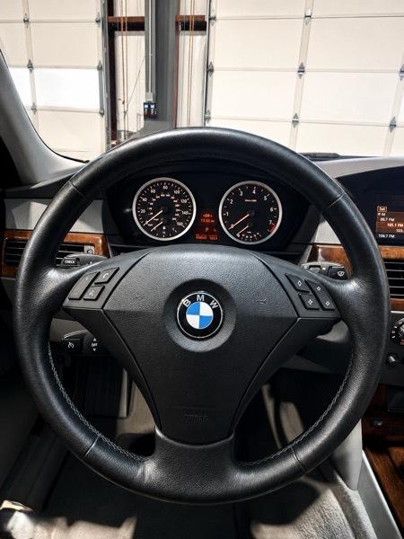 BMW 5-Series Sport Wagon 530xiT 2006