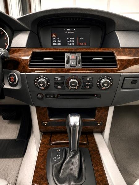 BMW 5-Series Sport Wagon 530xiT 2006