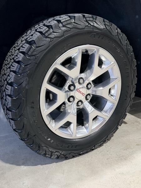 GMC Sierra 1500 4WD Crew Cab 143.5" SLT 2017