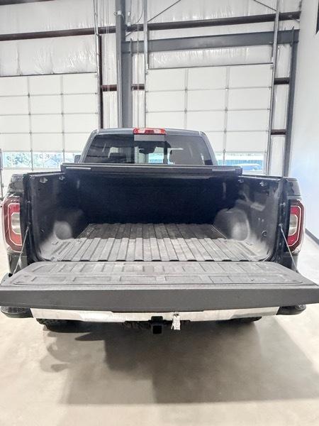 GMC Sierra 1500 4WD Crew Cab 143.5" SLT 2017