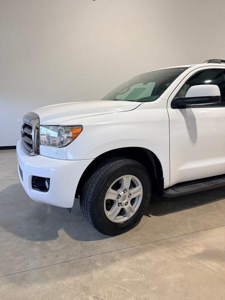 Toyota Sequoia SR5 4.6L 4WD 2012