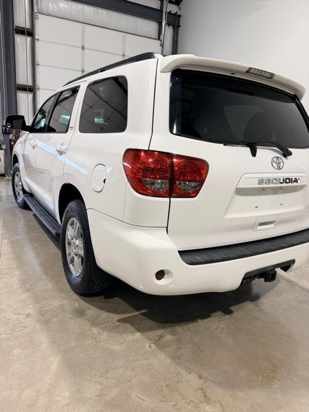 Toyota Sequoia SR5 4.6L 4WD 2012