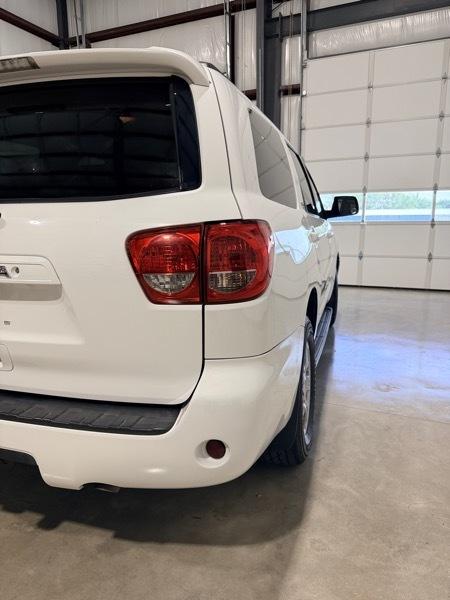 Toyota Sequoia SR5 4.6L 4WD 2012