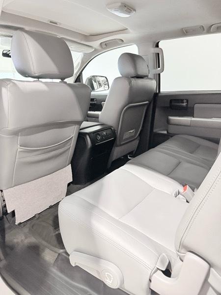 Toyota Sequoia SR5 4.6L 4WD 2012