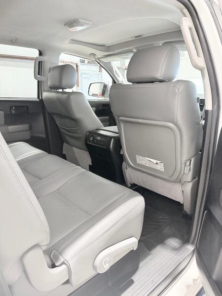 Toyota Sequoia SR5 4.6L 4WD 2012