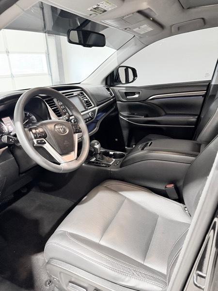 Toyota Highlander Limited AWD V6 2016