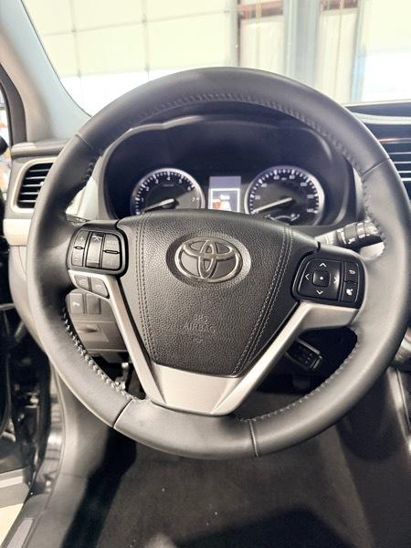 Toyota Highlander Limited AWD V6 2016