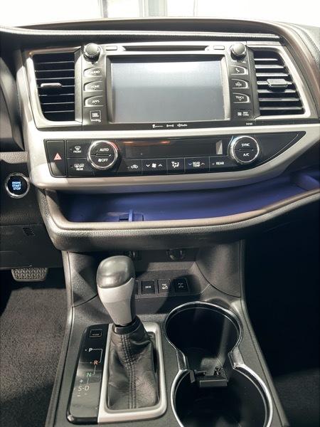 Toyota Highlander Limited AWD V6 2016