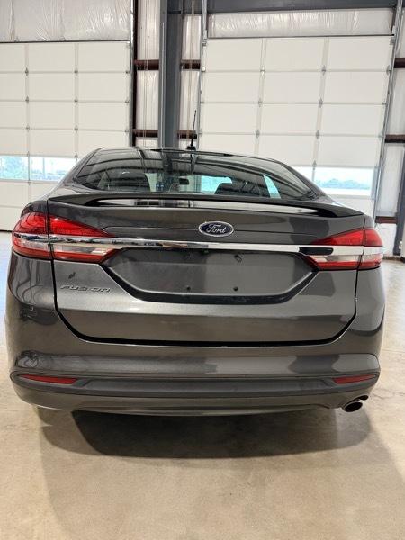 Ford Fusion S 2017