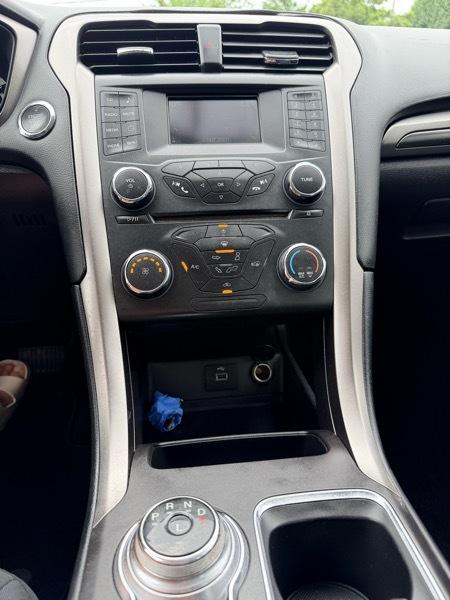 Ford Fusion S 2017