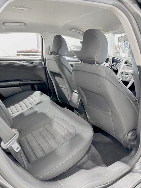 Ford Fusion S 2017