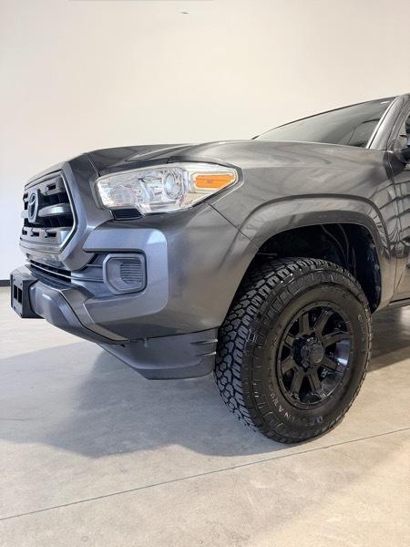 Toyota Tacoma Double Cab 4WD 2017