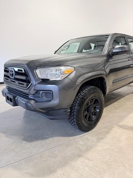 Toyota Tacoma Double Cab 4WD 2017