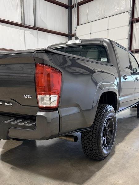 Toyota Tacoma Double Cab 4WD 2017