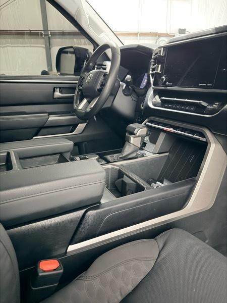 Toyota Tundra SR5 CrewMax 4WD 2023