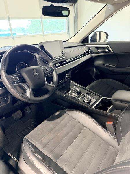 Mitsubishi Outlander SE 2WD 2022
