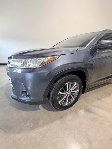 Toyota Highlander XLE AWD V6 2019