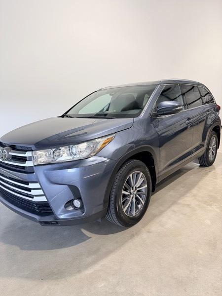 Toyota Highlander XLE AWD V6 2019