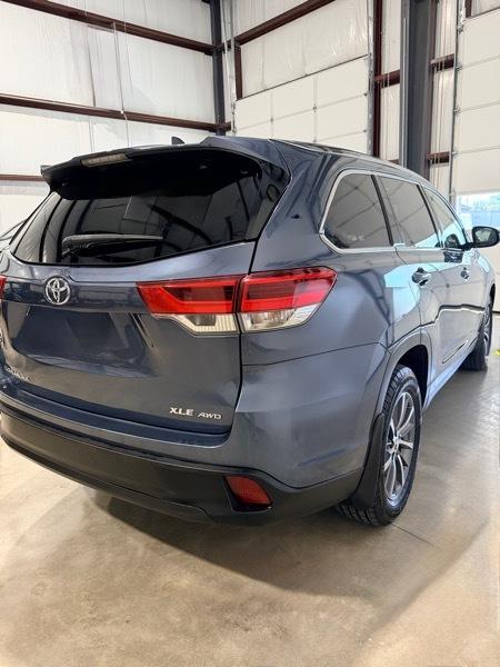 Toyota Highlander XLE AWD V6 2019