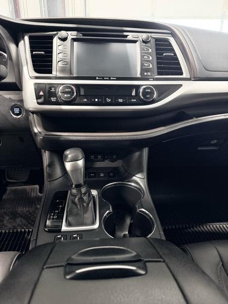 Toyota Highlander XLE AWD V6 2019