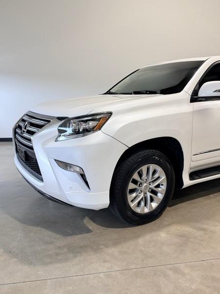 Lexus GX 460 Base 4D SUV 4WD 2017