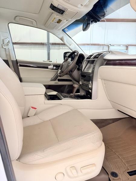 Lexus GX 460 Base 4D SUV 4WD 2017
