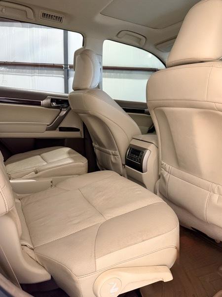 Lexus GX 460 Base 4D SUV 4WD 2017